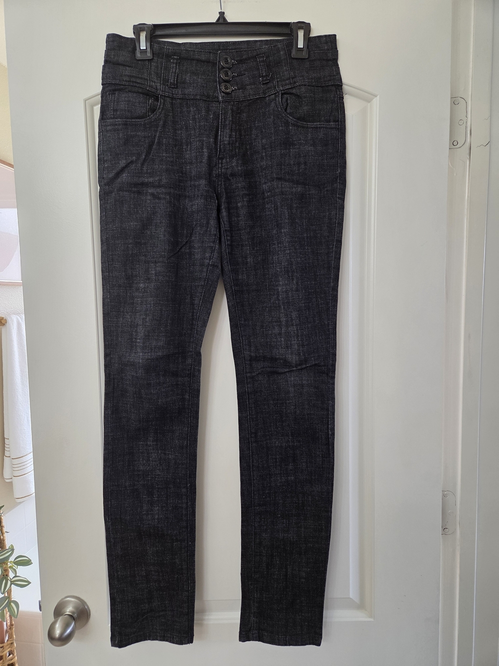 High-Rise Skinny Jeans in Washed Black